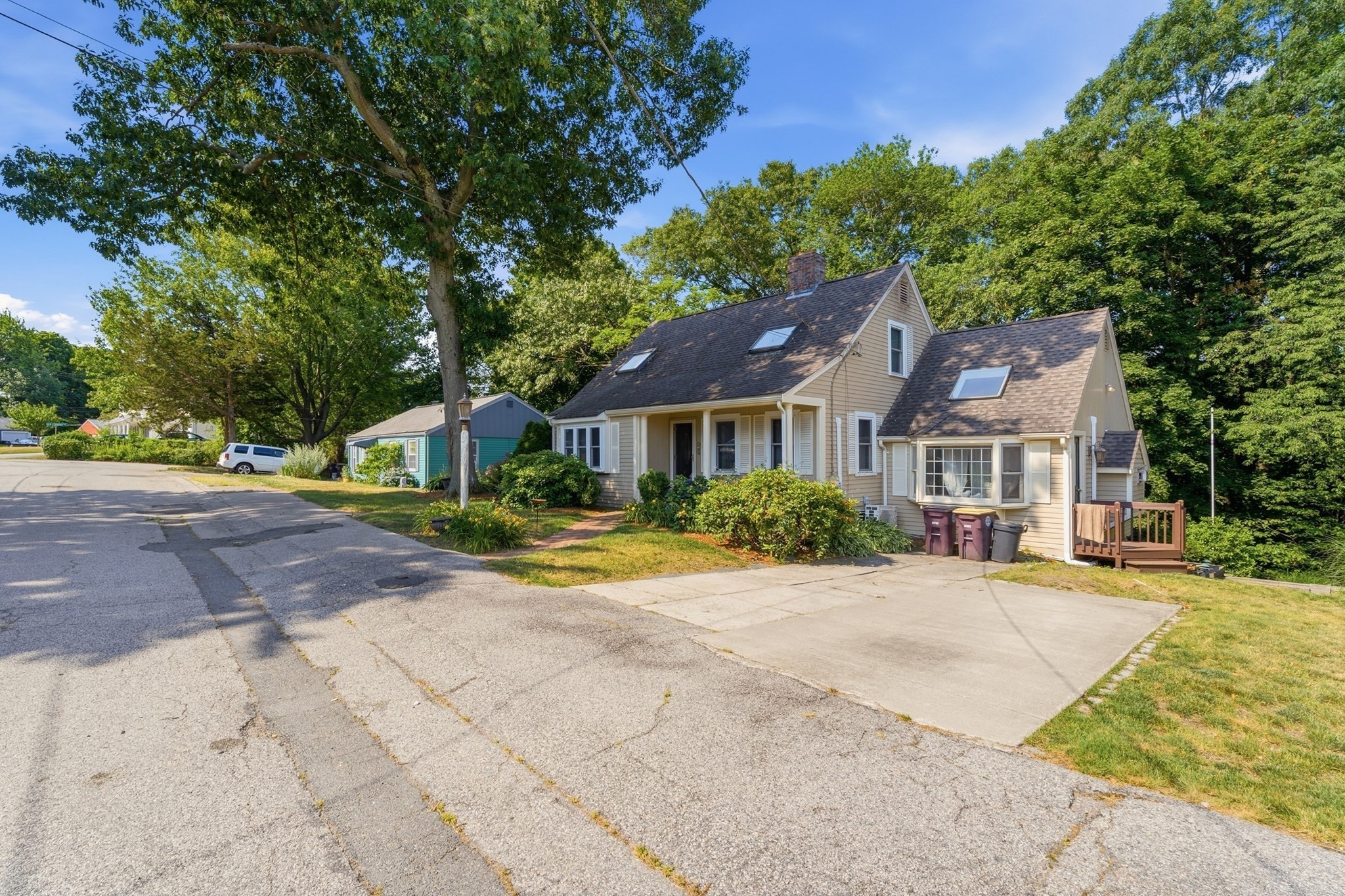 125 Jaffrey St, Weymouth, MA 02188