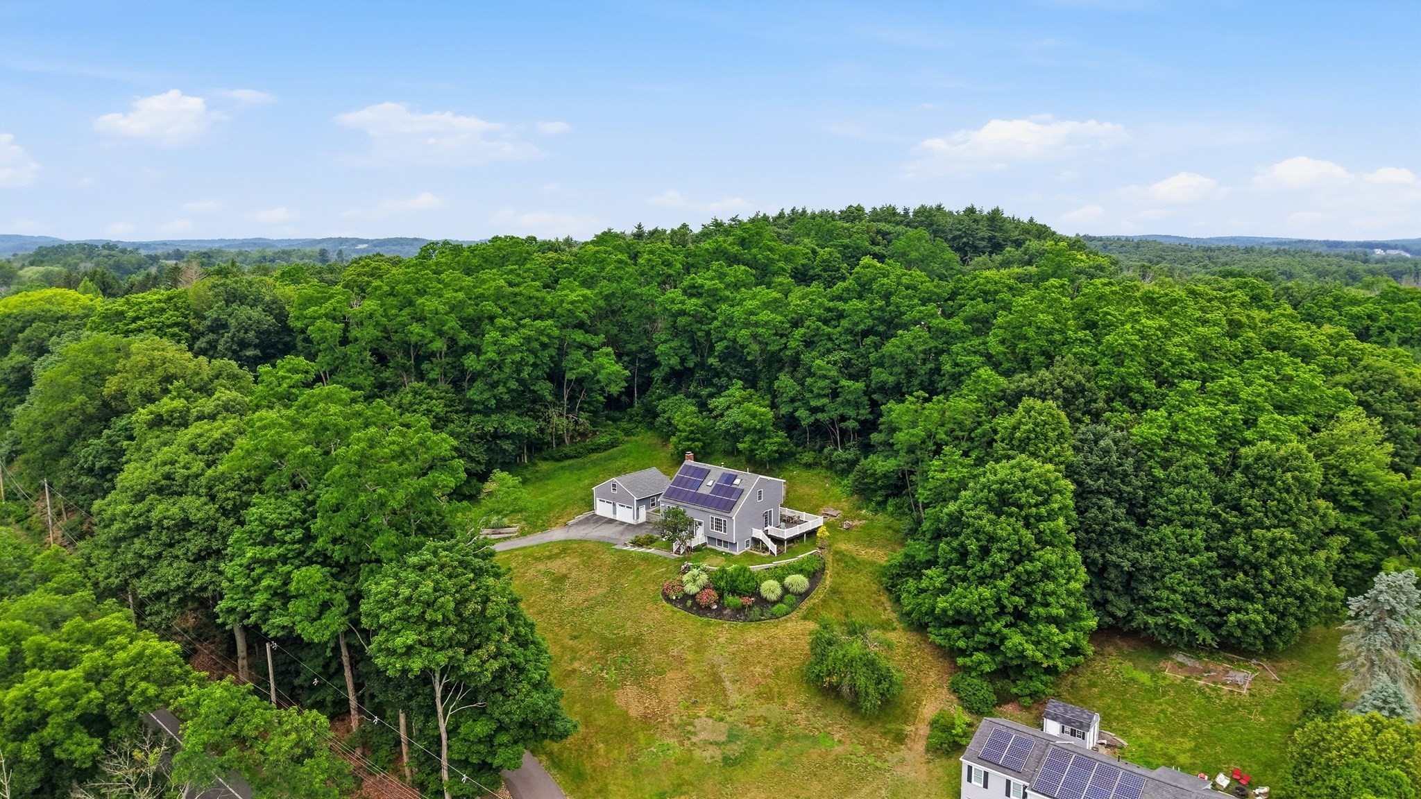 588 Main St, West Newbury, MA 01985