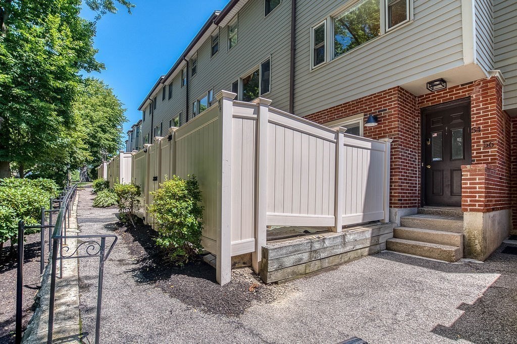 54 Regent Circle Unit 54, Brookline, MA 02445