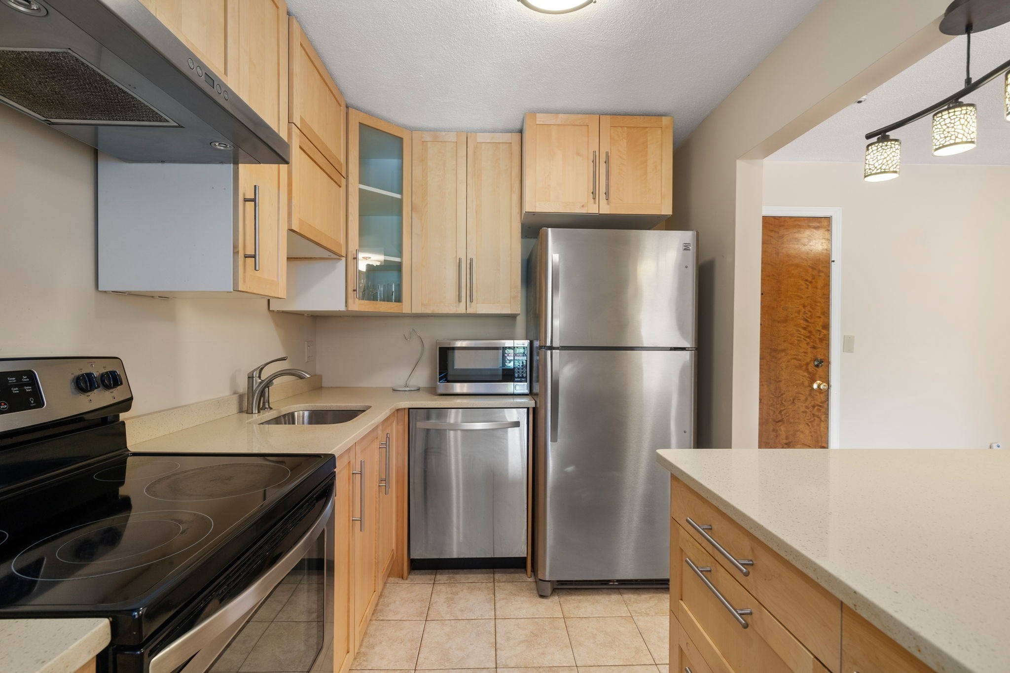 655 Saw Mill Brook Prkwy Unit 20, Newton, MA 02459 - Image 5