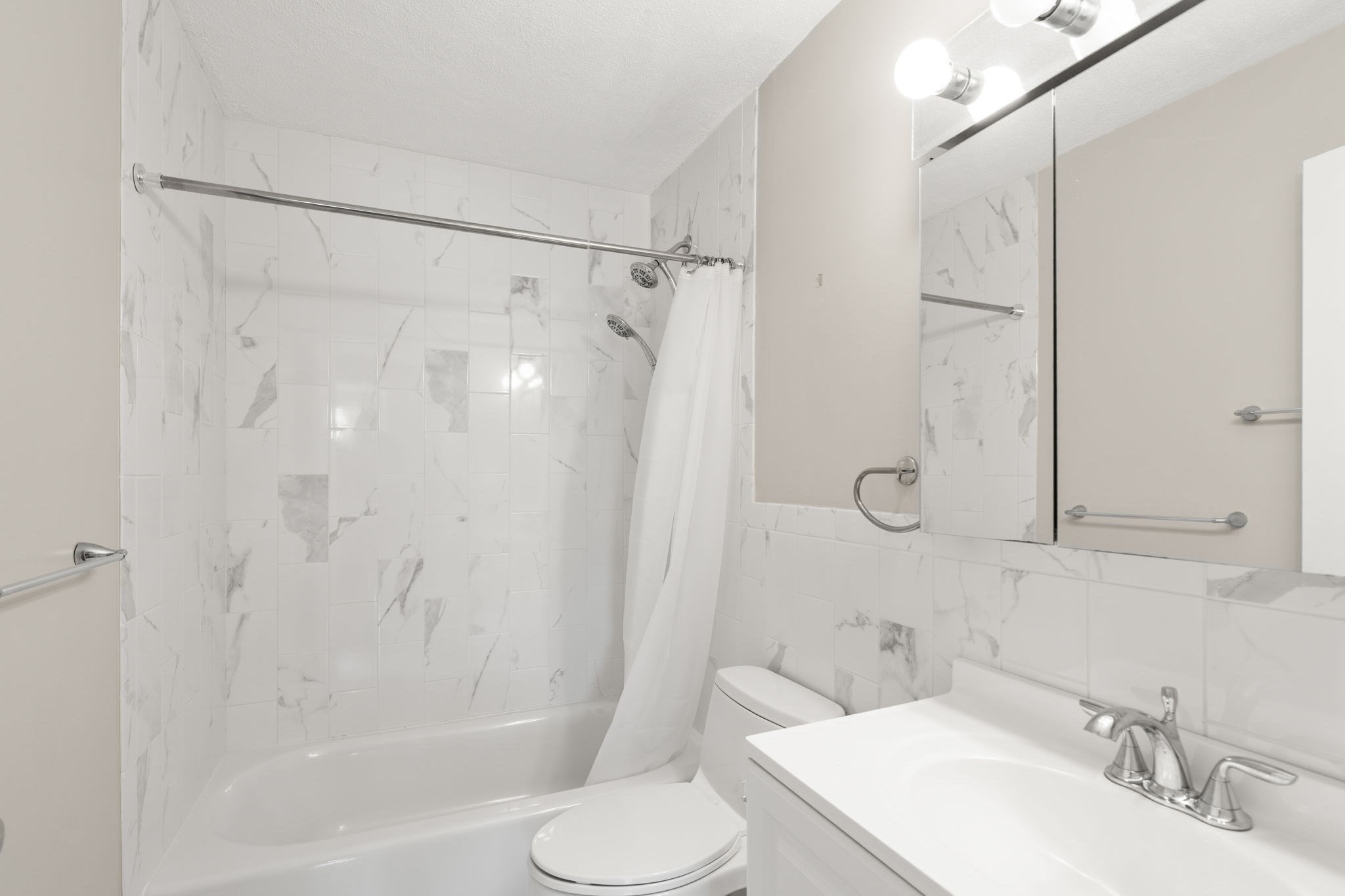 655 Saw Mill Brook Prkwy Unit 20, Newton, MA 02459 - Image 8