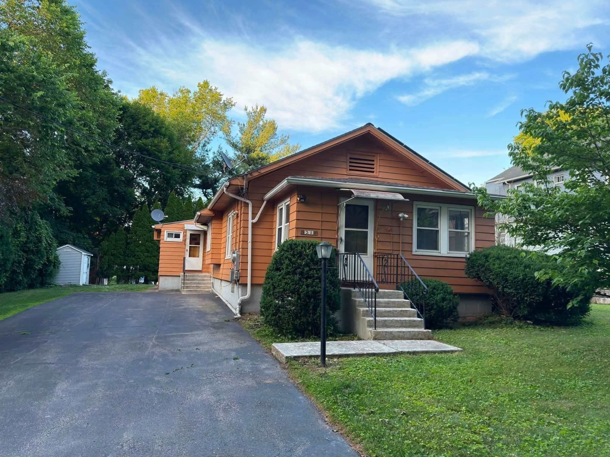 31 Colby Ave, Worcester, MA 01605