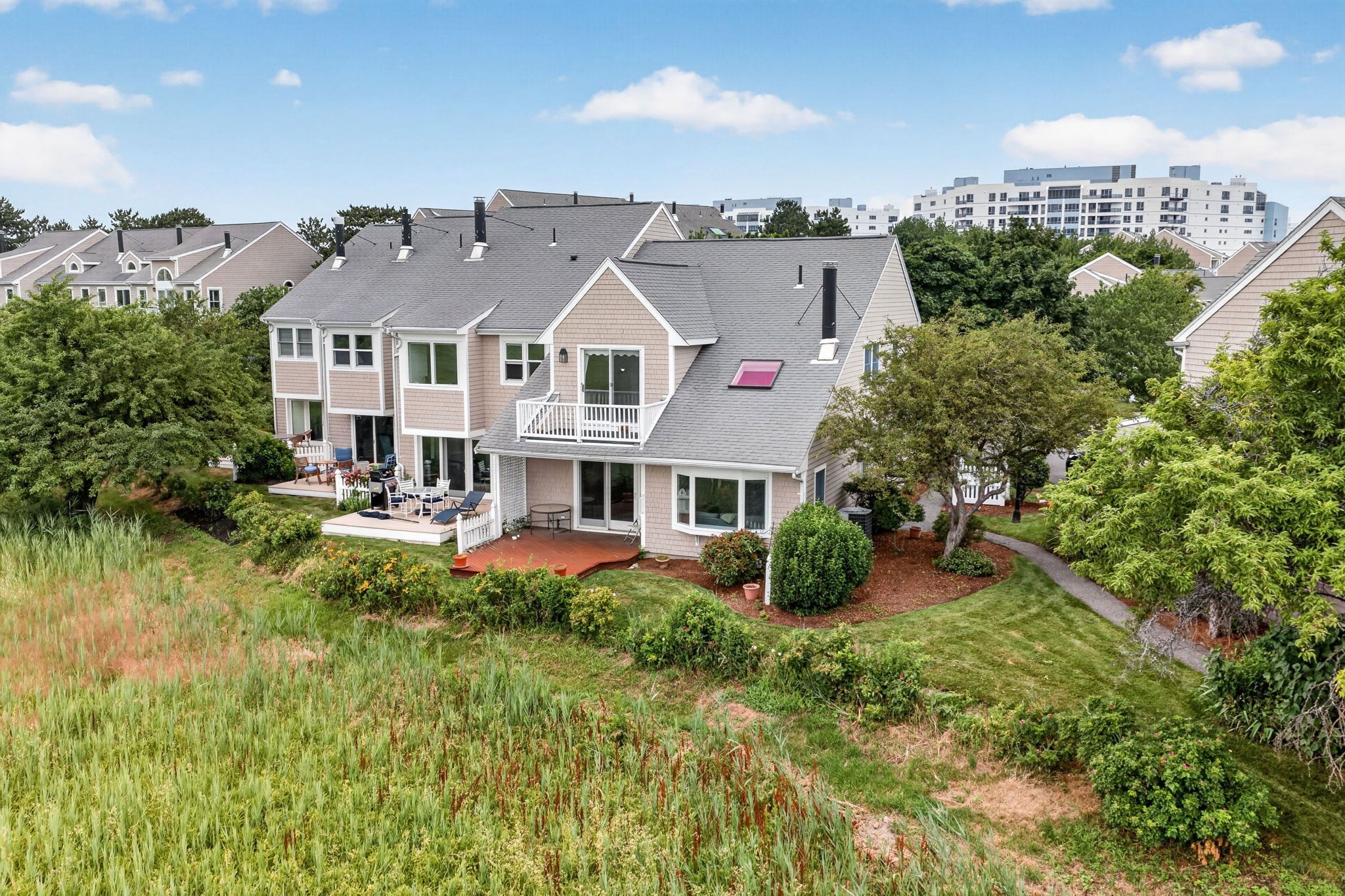 19 Schooner Ln Unit 19, Quincy, MA 02171