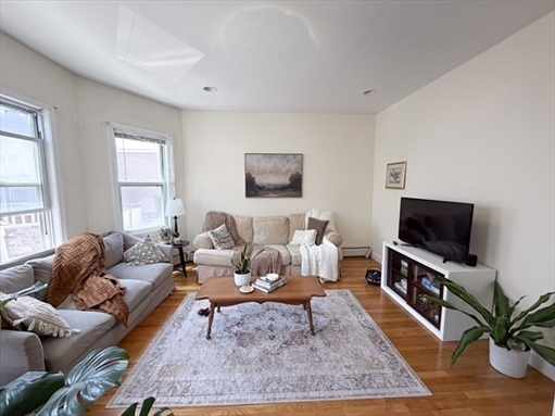 143 Hillside St, Apt 2