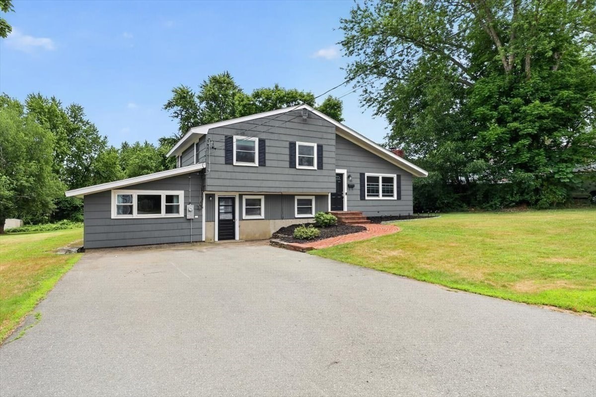 15 Russell Rd, Whitman, MA 02382