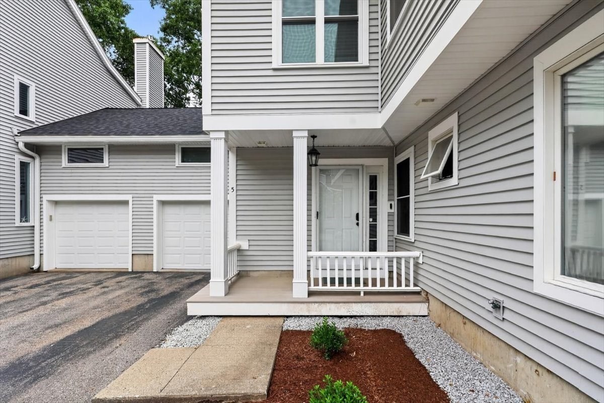 5 Blueberry Ct Unit 5, Rockland, MA 02370