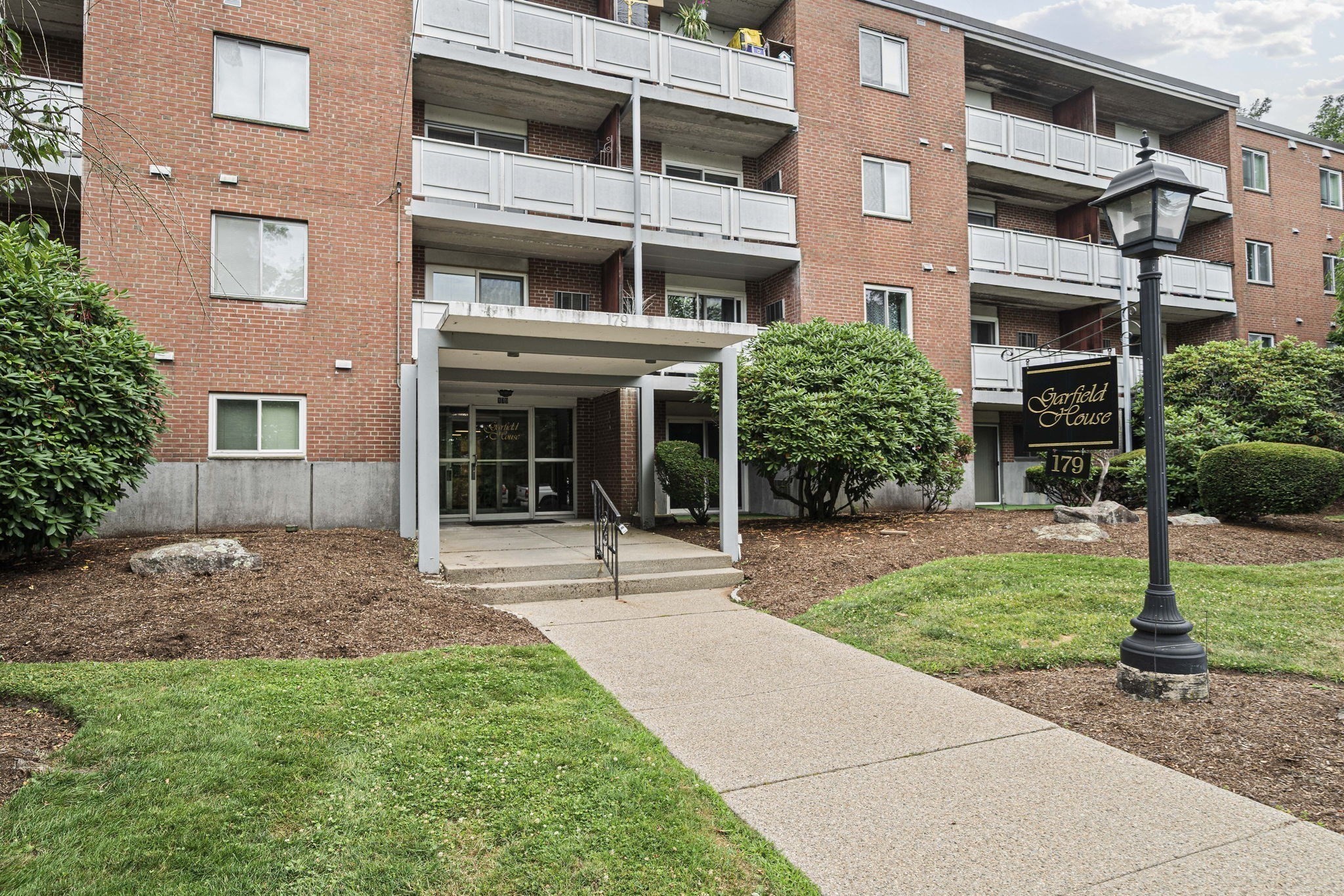 179 Presidents Ln Unit 3J, Quincy, MA 02169