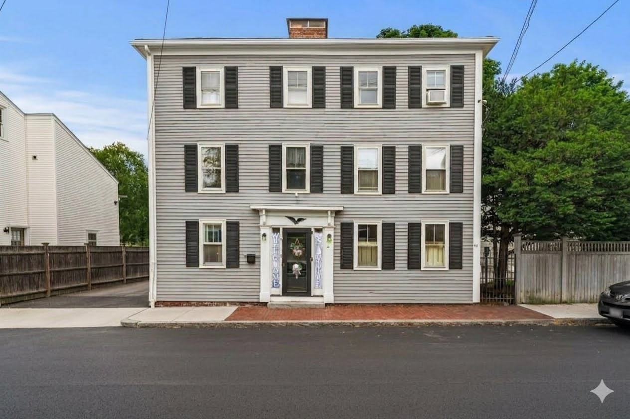65 Lime St Unit 2, Newburyport, MA 01950