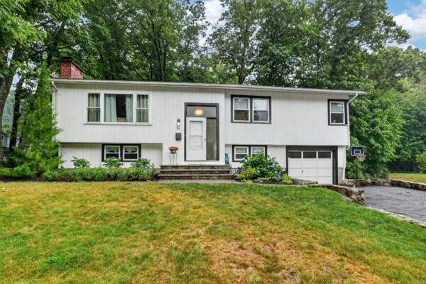 11 Geraldine Road, Framingham, MA 01701