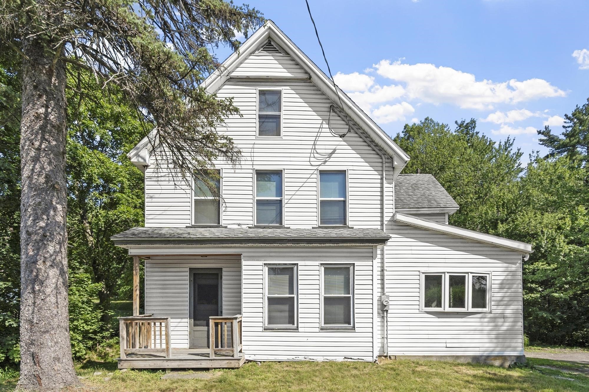 354 Massachusetts Ave, Lunenburg, MA 01462