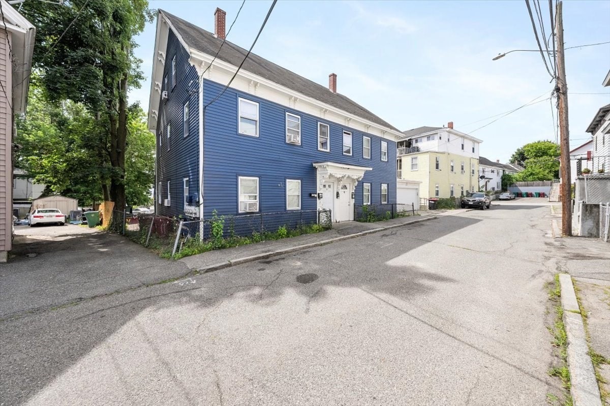 9 Bassett Street, Lowell, MA 01852