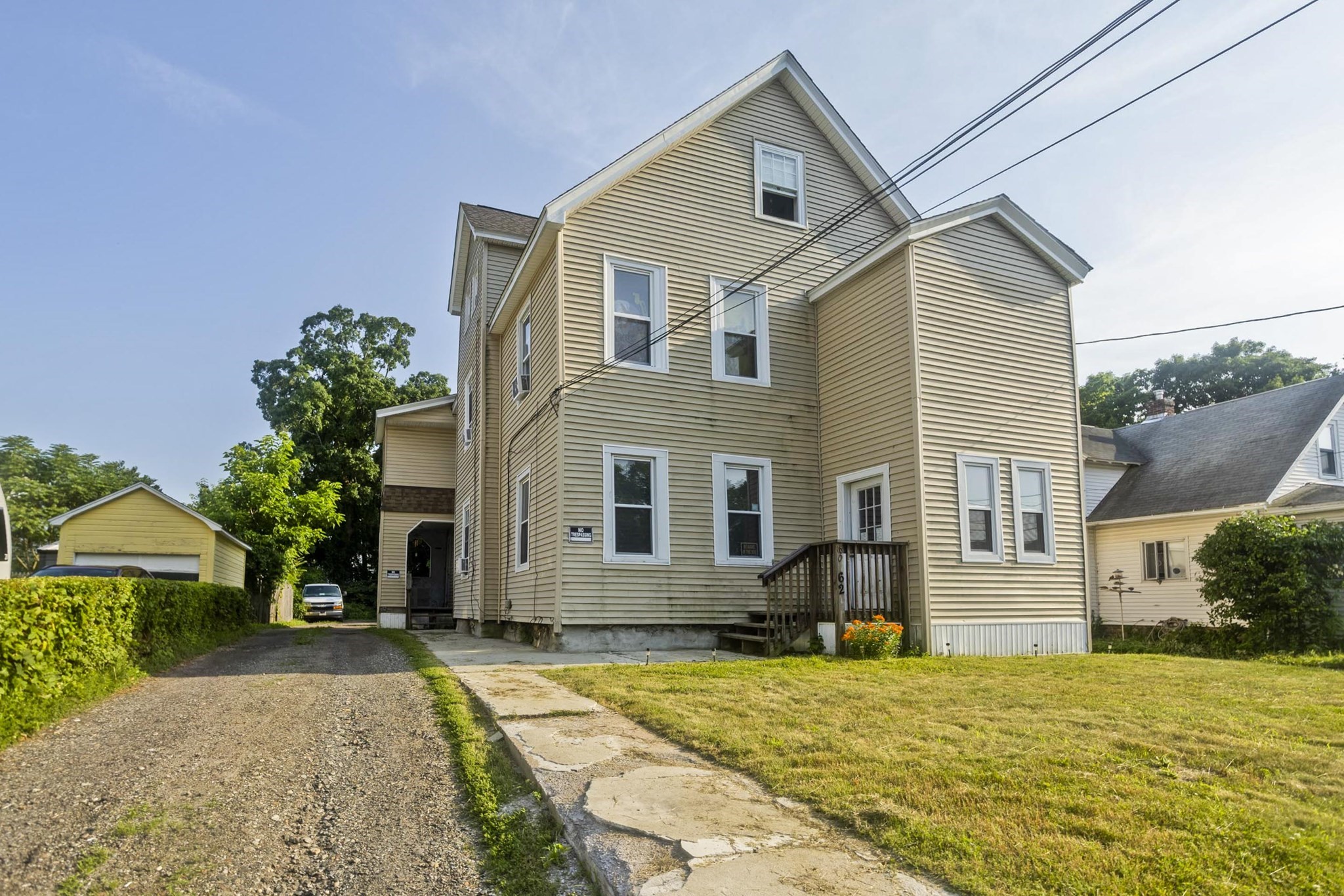 60 Shawmut Ave, Holyoke, MA 01040