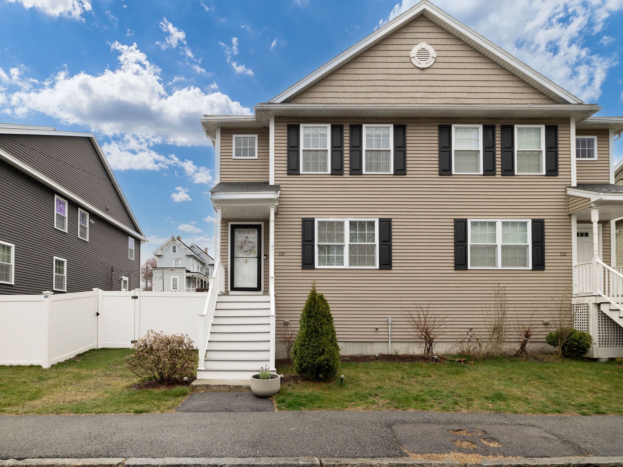 130 Andrews St Unit 130, Lowell, MA 01852
