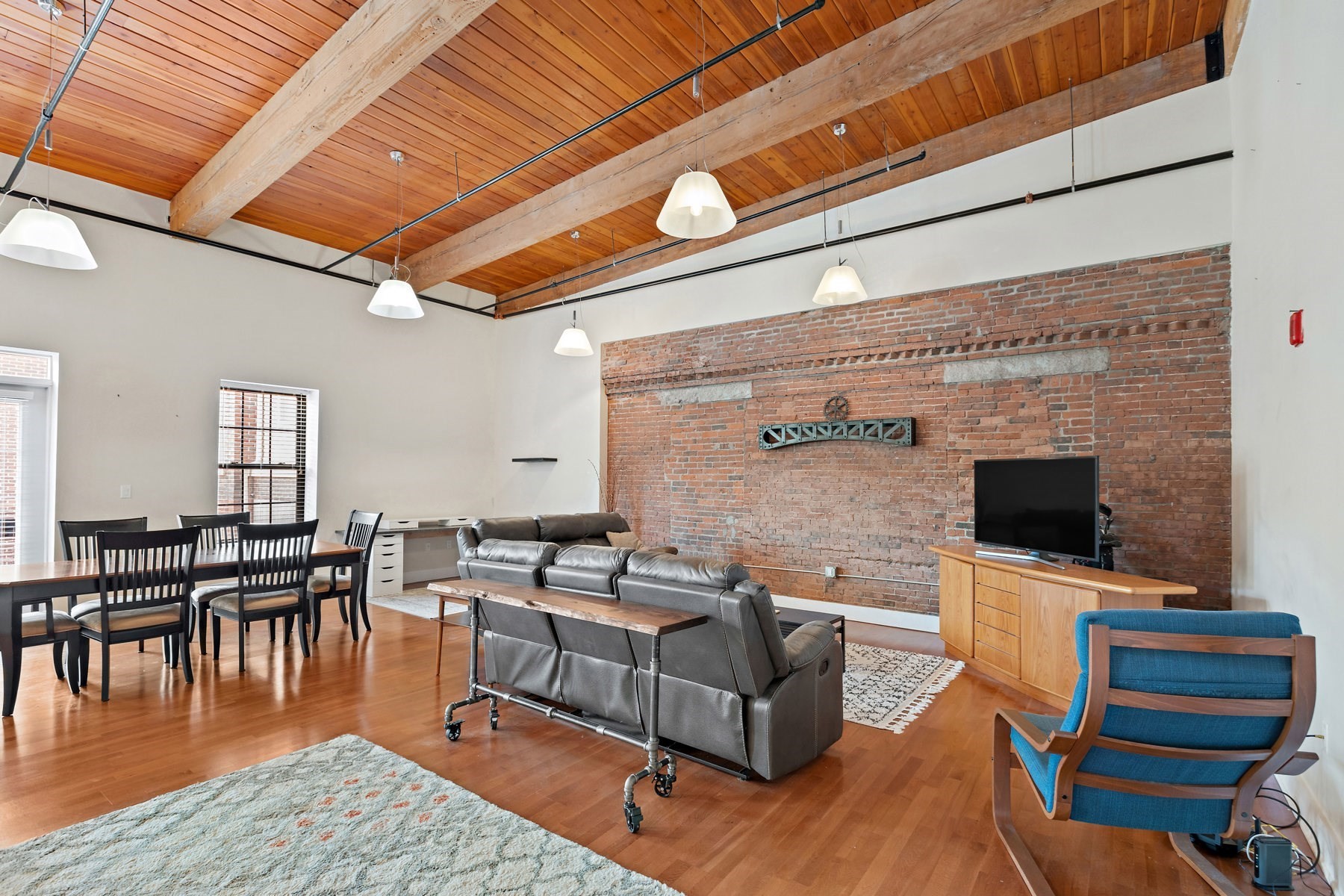 4 Powder Mill Sq Unit 107, Andover, MA 01810