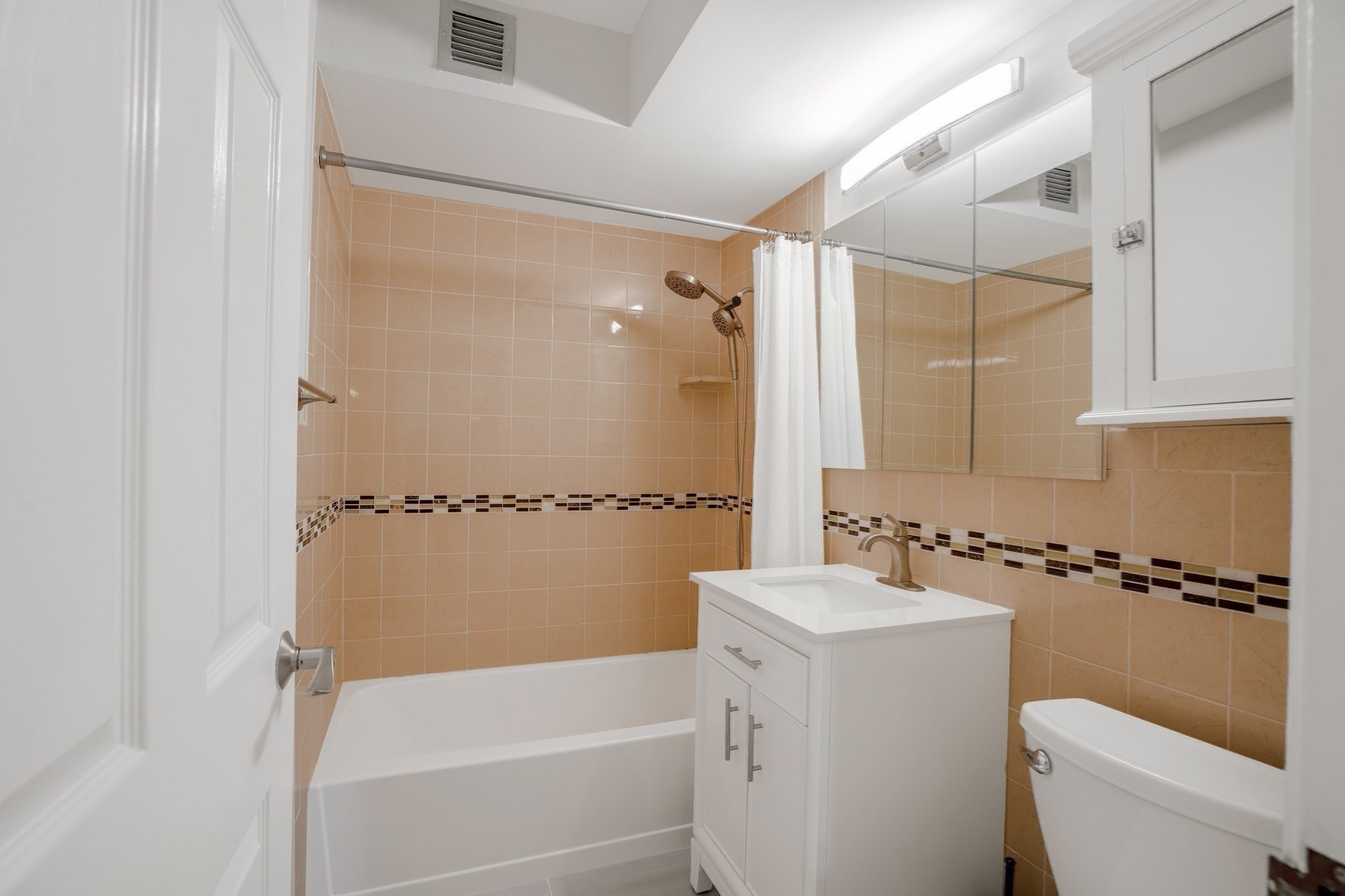 566 Commonwealth Unit 906, Fenway, Boston, MA 02215 - Image 20