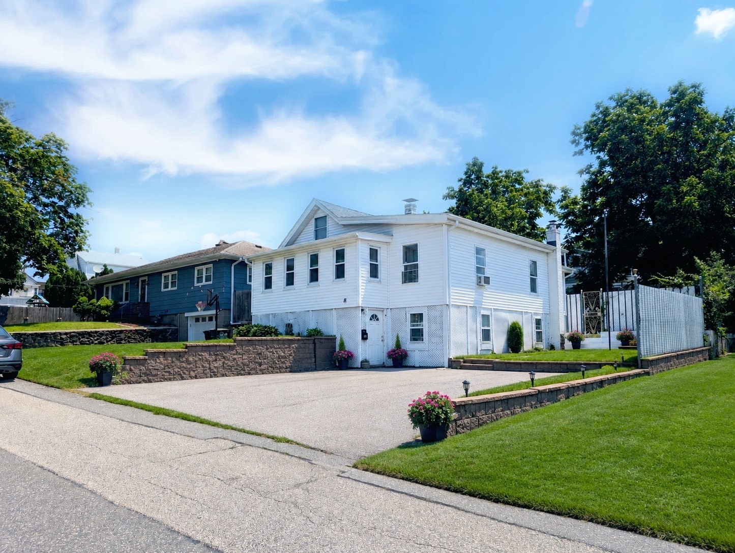 18 Glenwood St, North Andover, MA 01845
