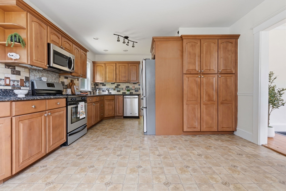 116 Essex St, Beverly, MA Image 7