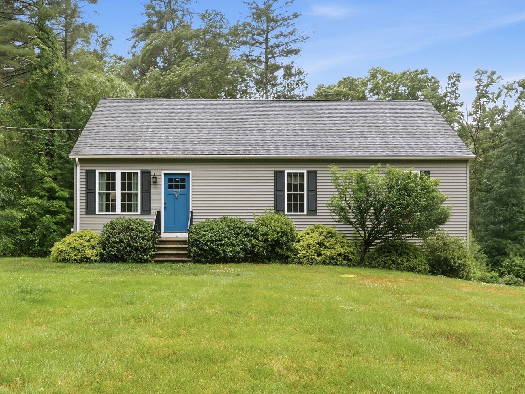 215 Sarty Rd, Warren, MA 01083