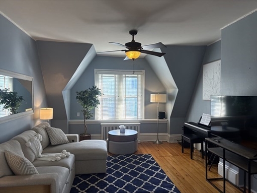 137-3 Walnut, Apt Furnished