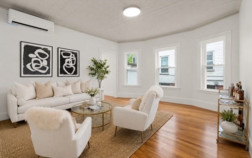 22 Charnwood Rd, Apt 1