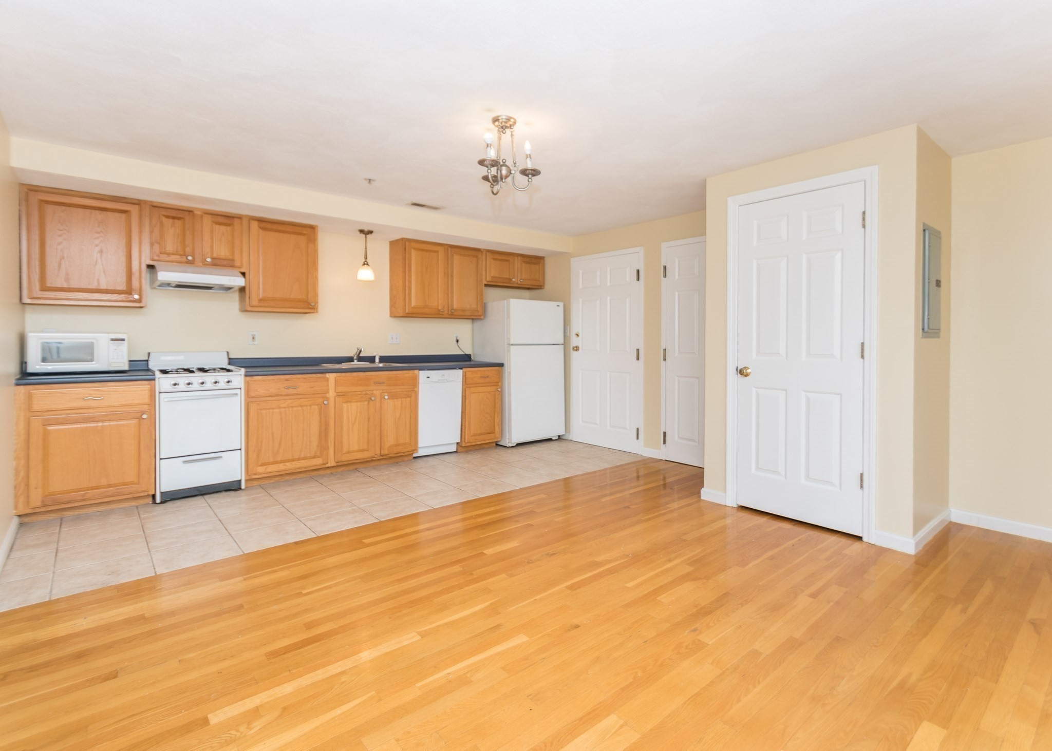 10 Middle Street Ct Unit 7, Waltham, MA 02451