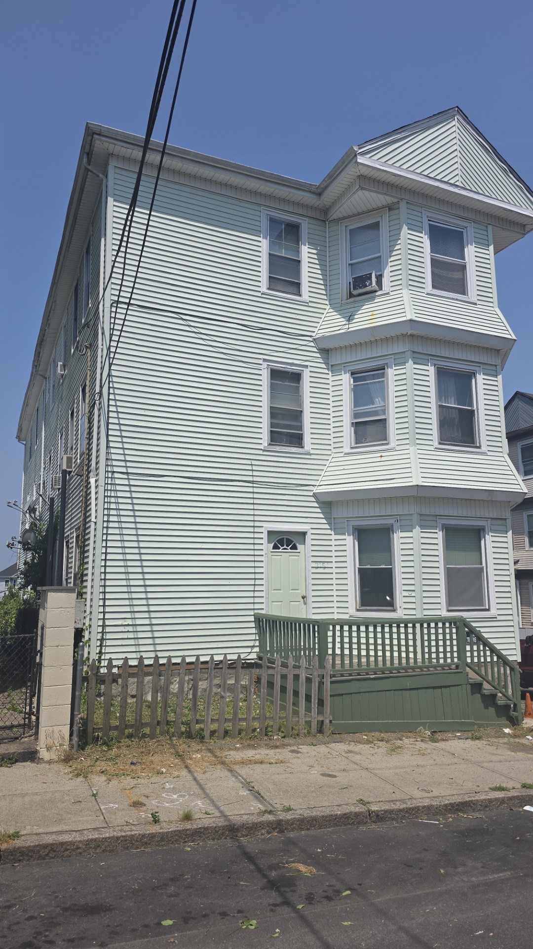311 Mulberry St, Fall River, MA 02721