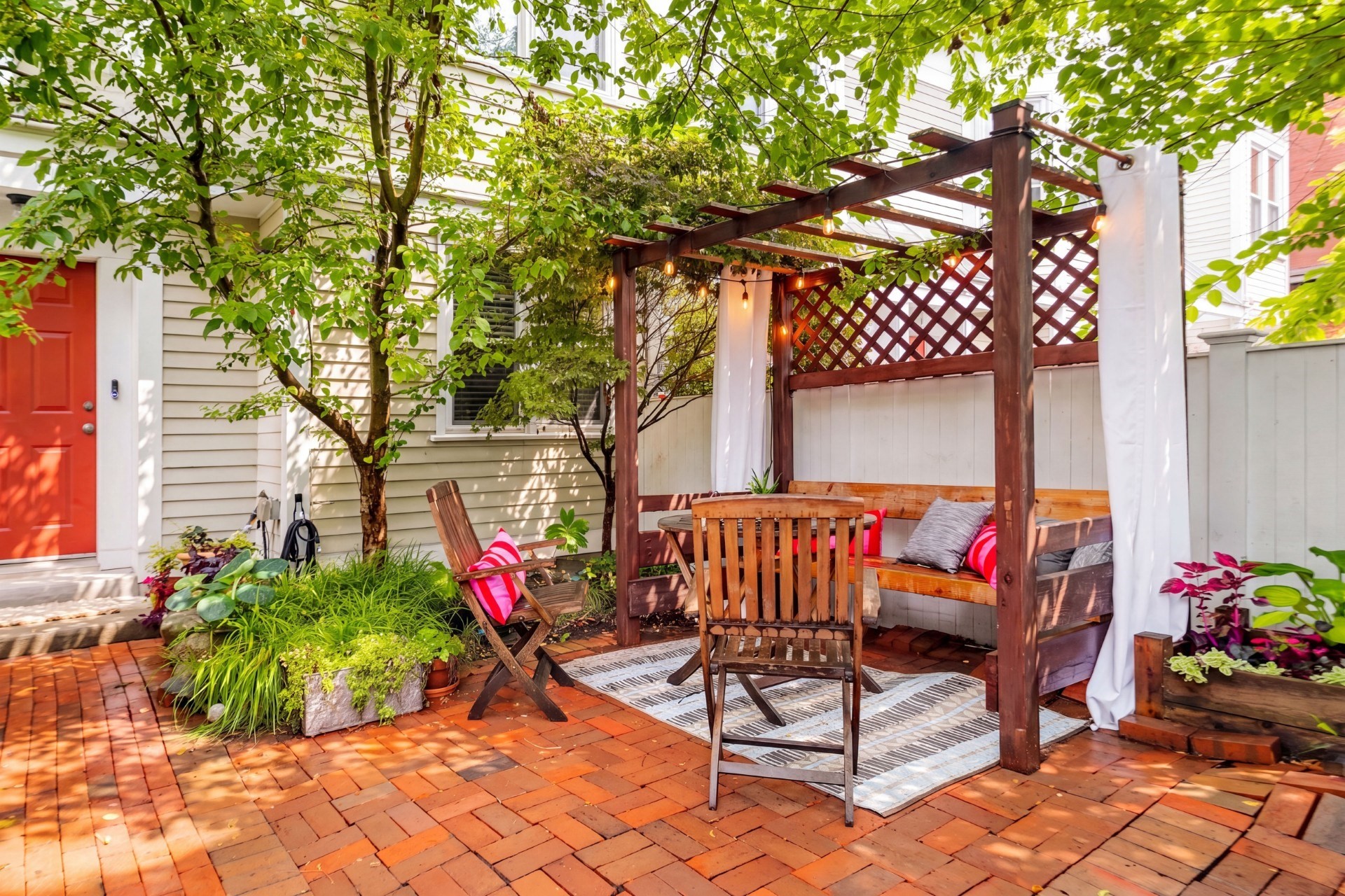 217 Hamilton Street Unit 217, Cambridge, MA 02139