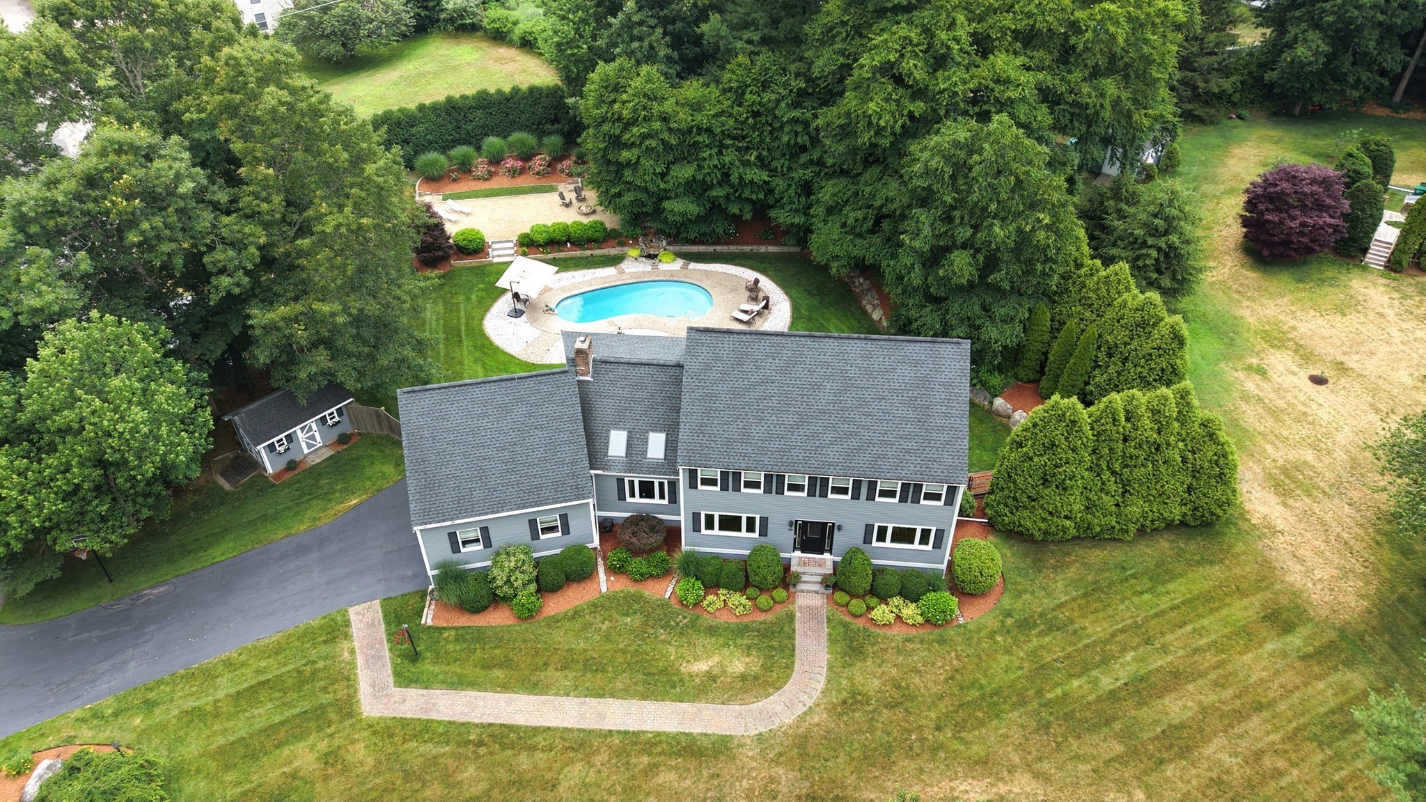 32 Country Club Cir, Pembroke, MA 02359