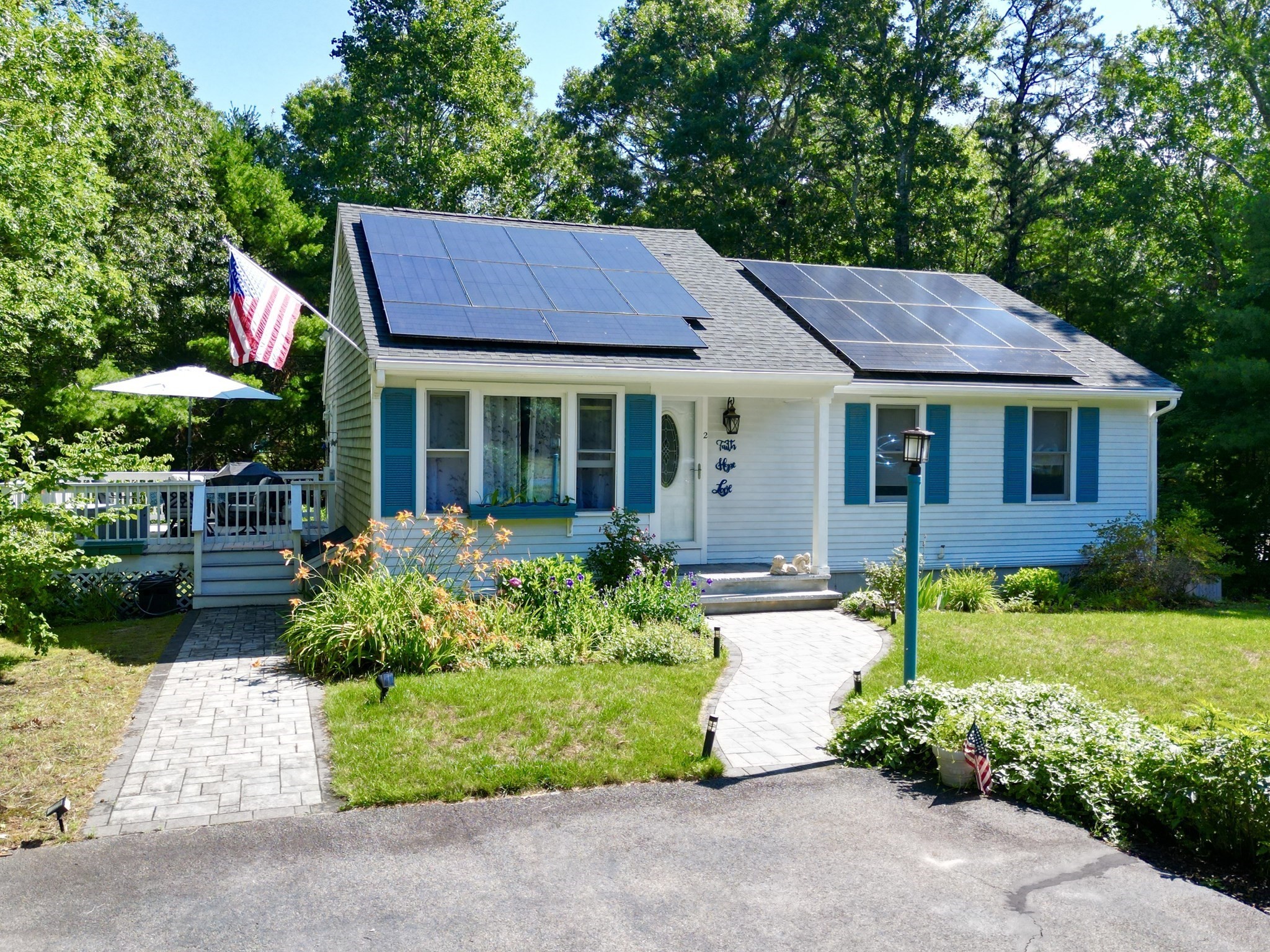 2 Compton Ct, Plymouth, MA 02360