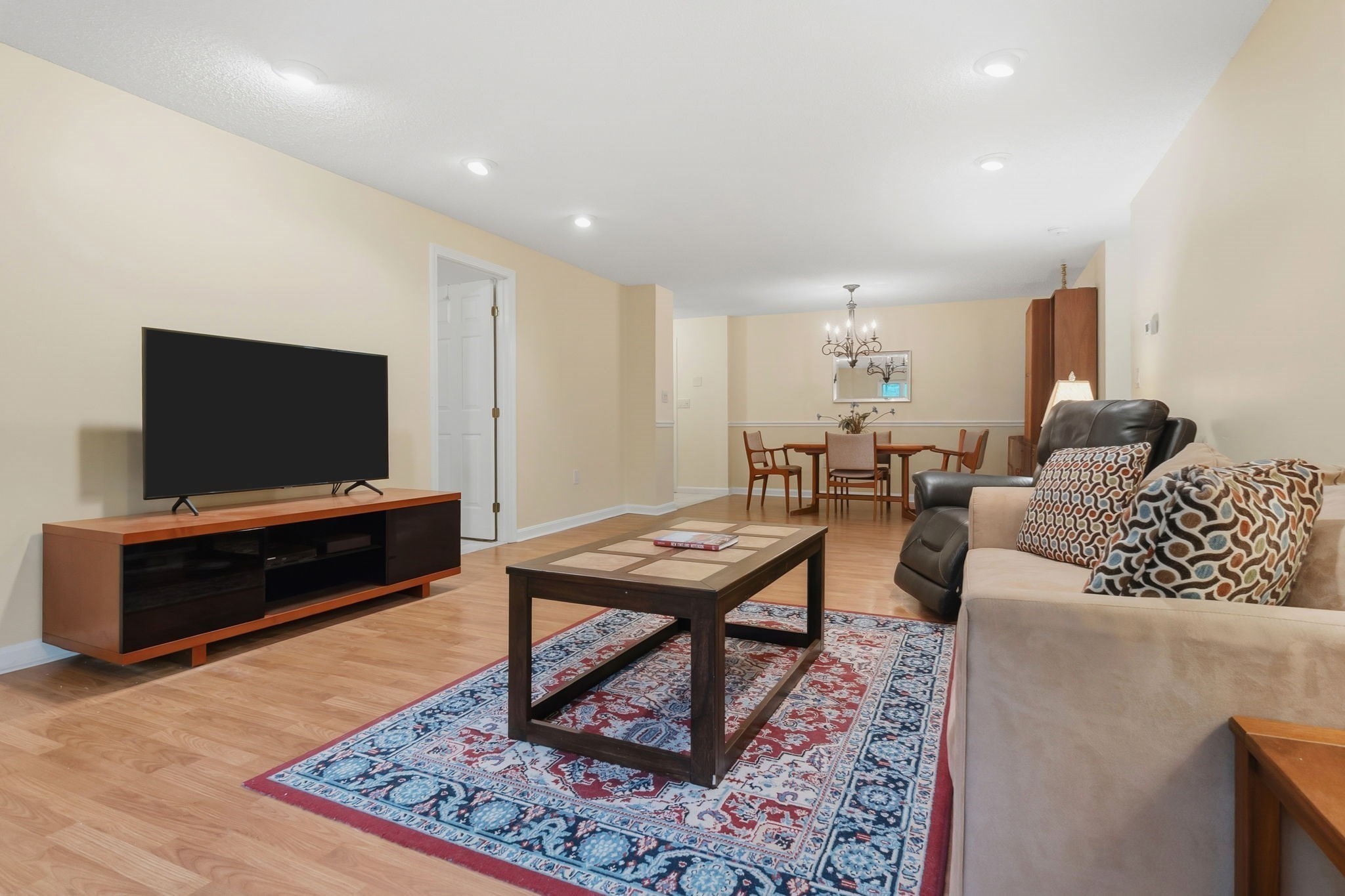 9 Ledgewood Way Unit 22, Peabody, MA 01960 - Image 3