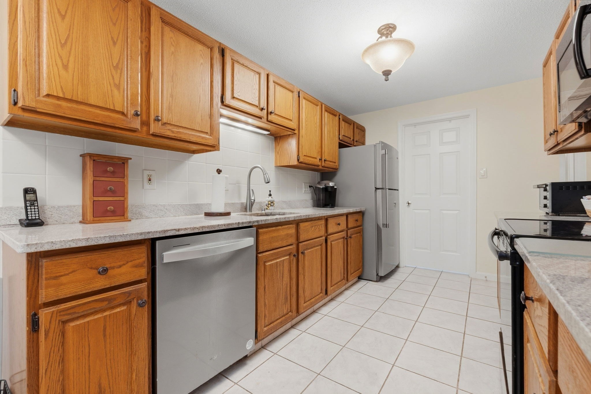 9 Ledgewood Way Unit 22, Peabody, MA 01960 - Image 9