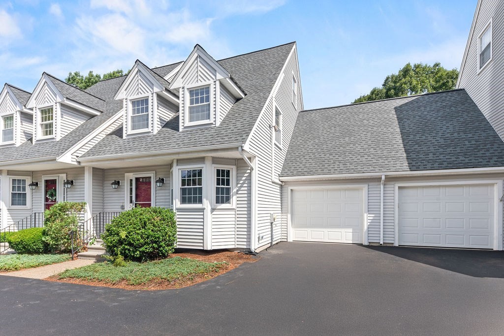 24 Cinnamon Cir Unit 24, Walpole, MA 02081