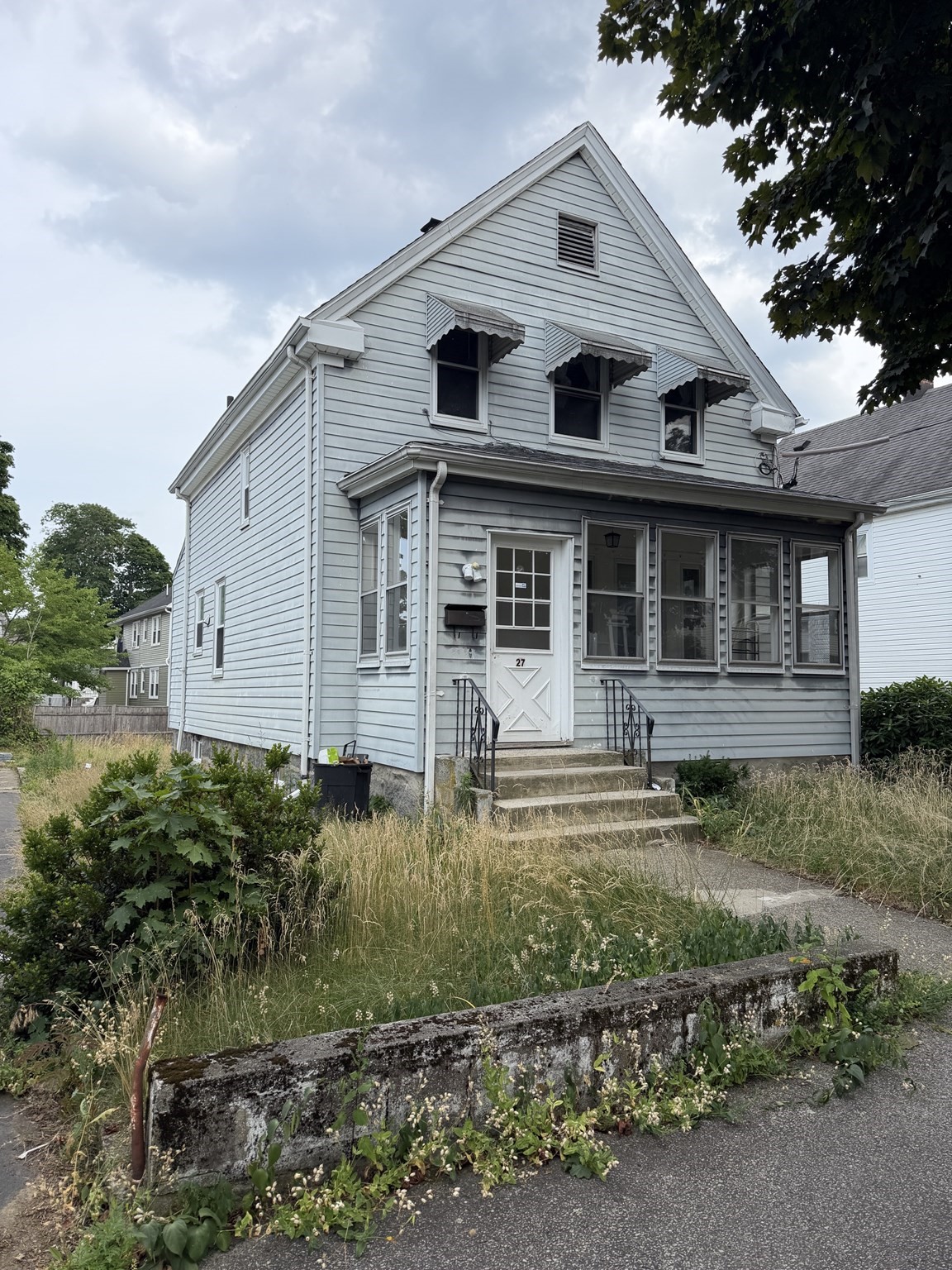 27 Clarendon St, Quincy, MA 02169