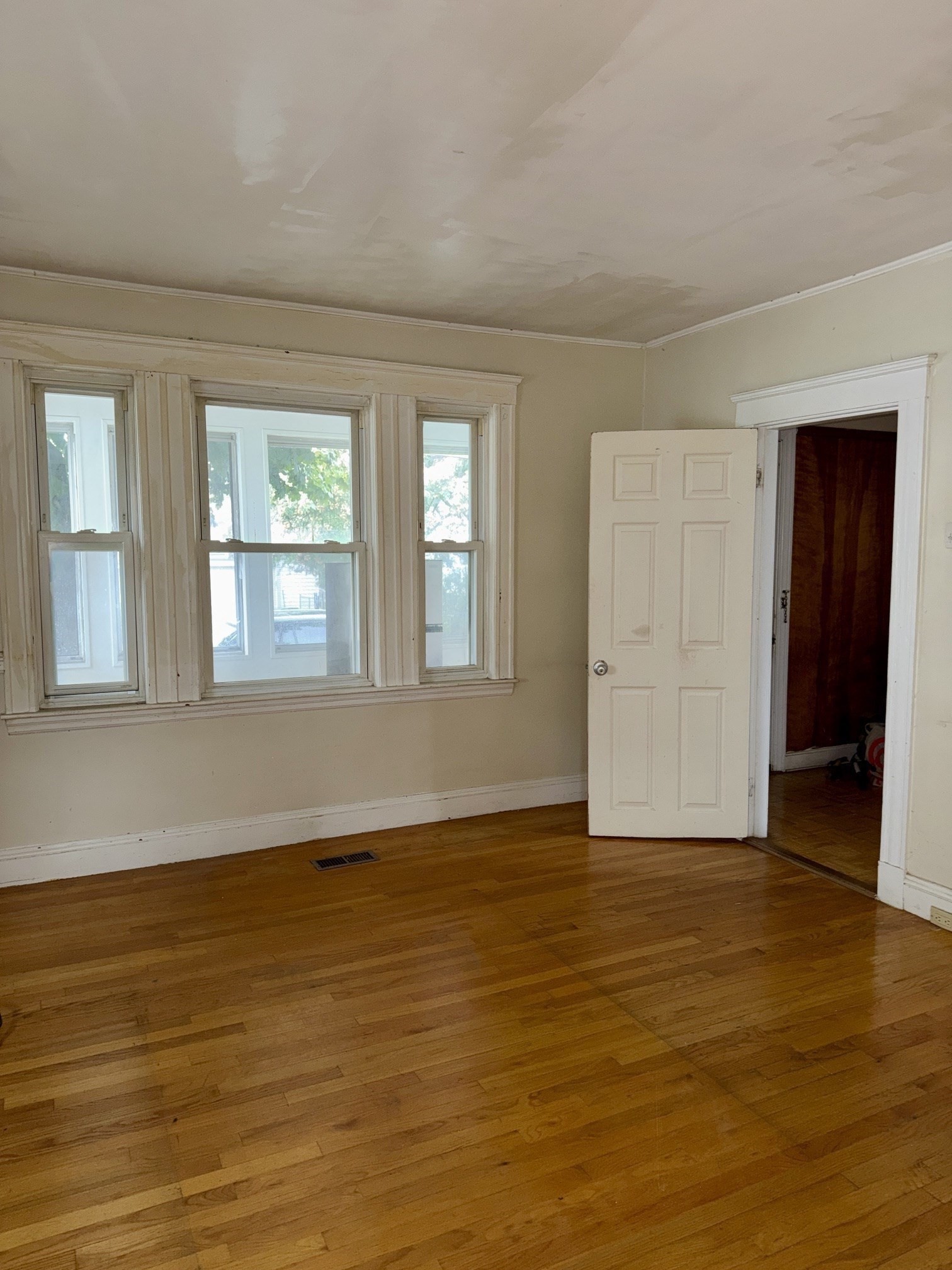 27 Clarendon St, Quincy, MA 02169 - Image 4