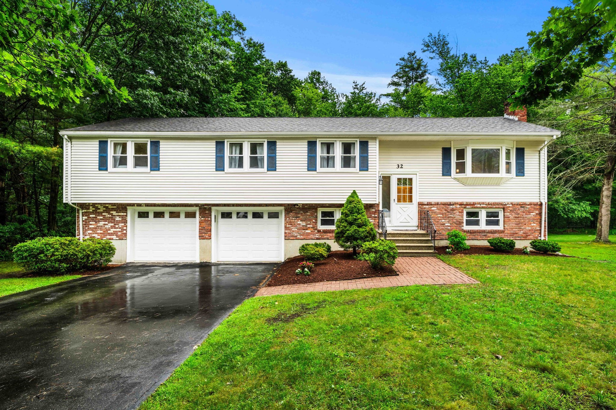 32 Westwood St, Burlington, MA 01803