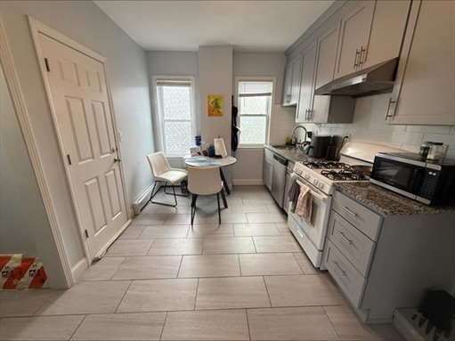 29 Waverly St, Apt 2