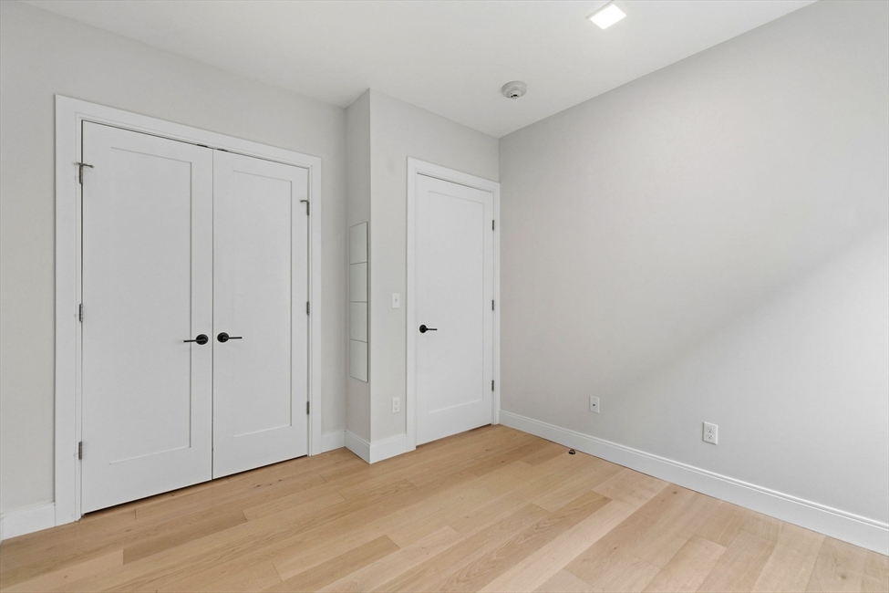 287 Maverick St, Boston, MA Image 14
