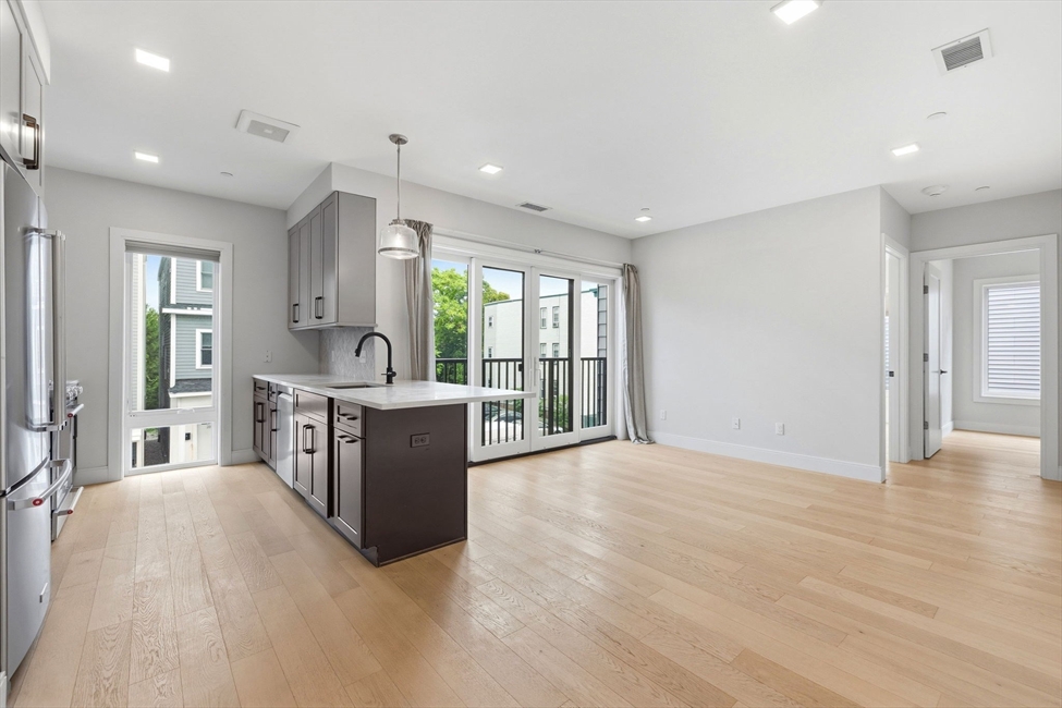 287 Maverick St, Boston, MA Image 3