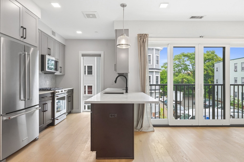 287 Maverick St, Boston, MA Image 7