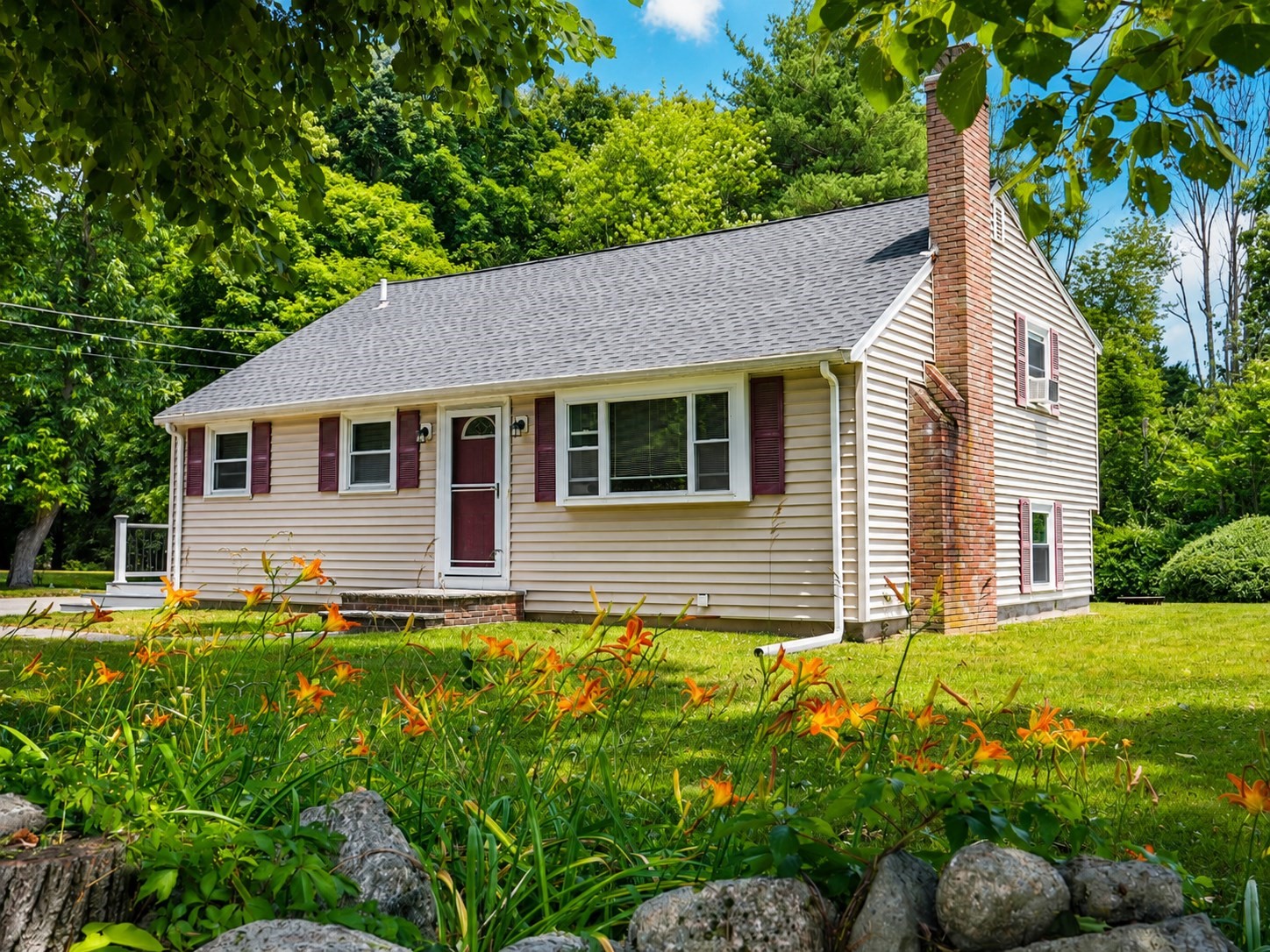 80 S Grove St, Foxboro, MA 02035
