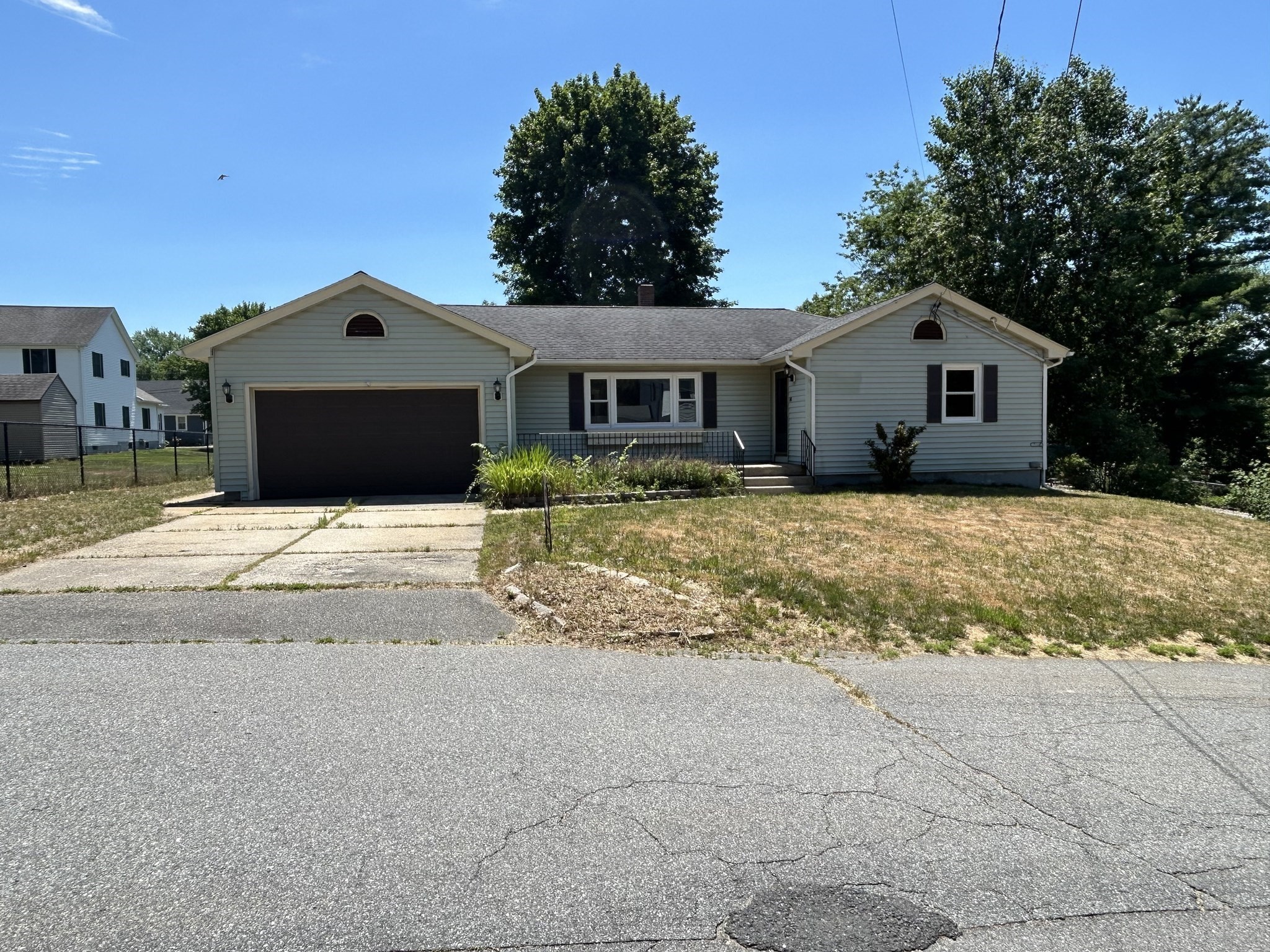 14 Wesley St, Dracut, MA 01826