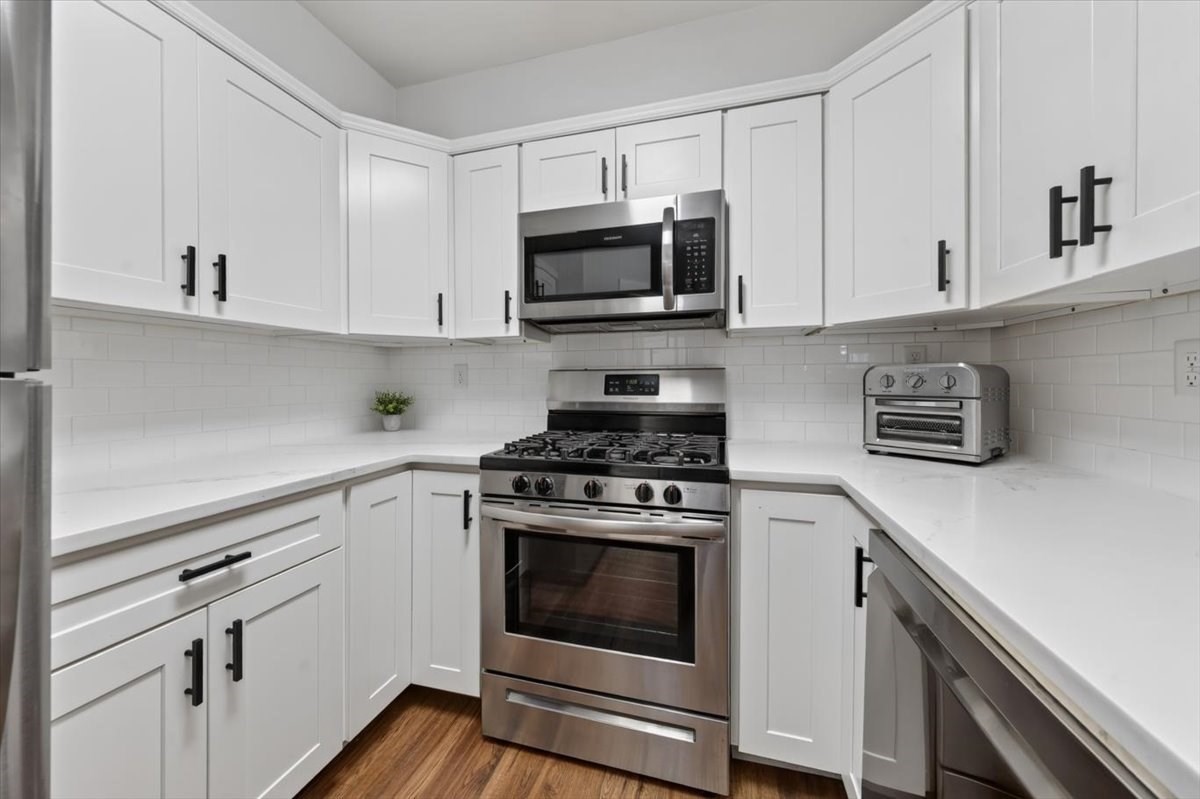 26 School St. Unit 210, Hull, MA 02045