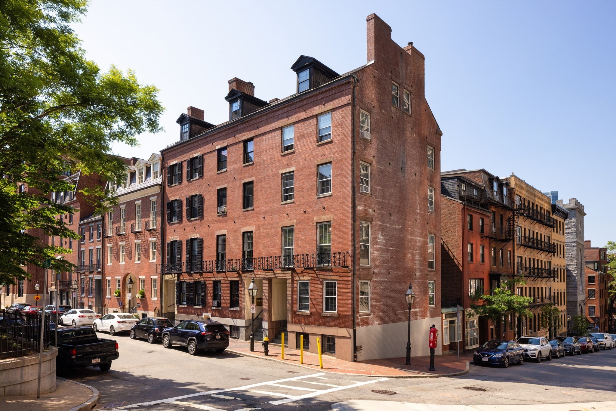 2 Derne Street, Beacon Hill, Boston, MA 02114