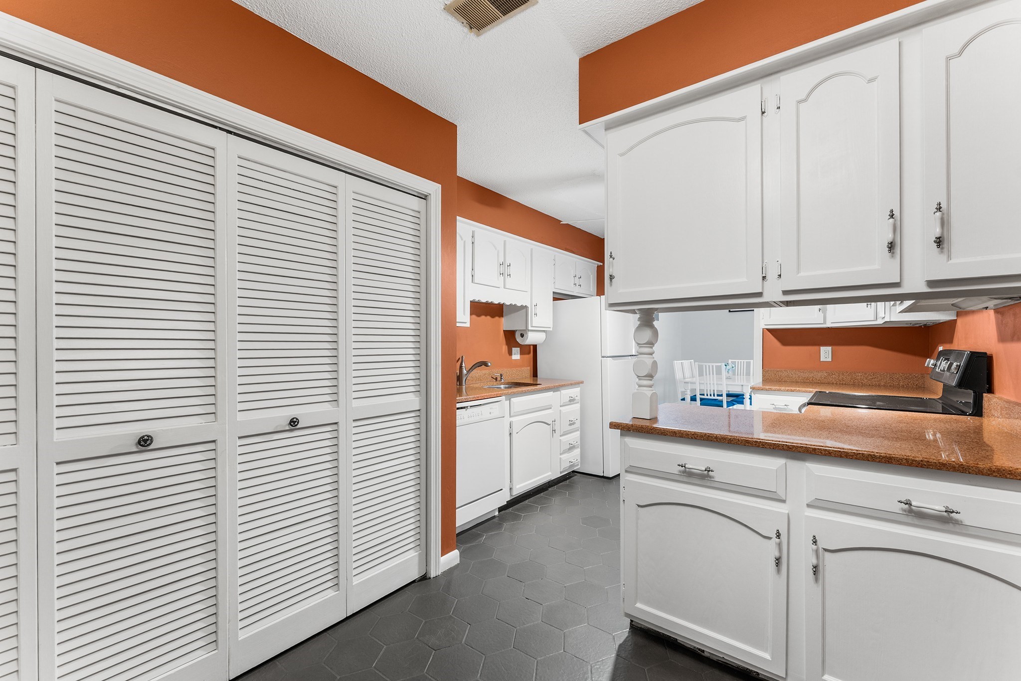12 Royal Lake Dr Unit 8, Braintree, MA 02184 - Image 15