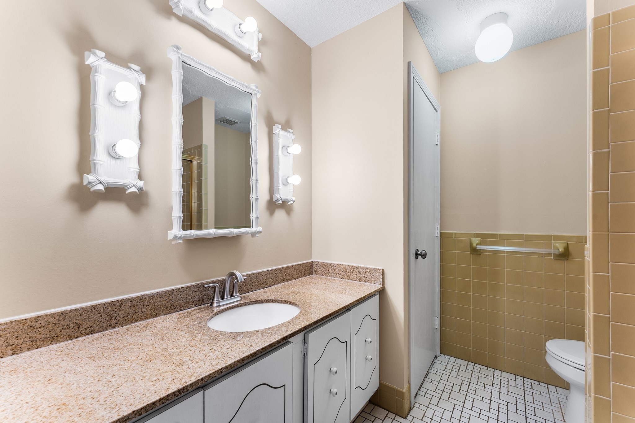 12 Royal Lake Dr Unit 8, Braintree, MA 02184 - Image 18