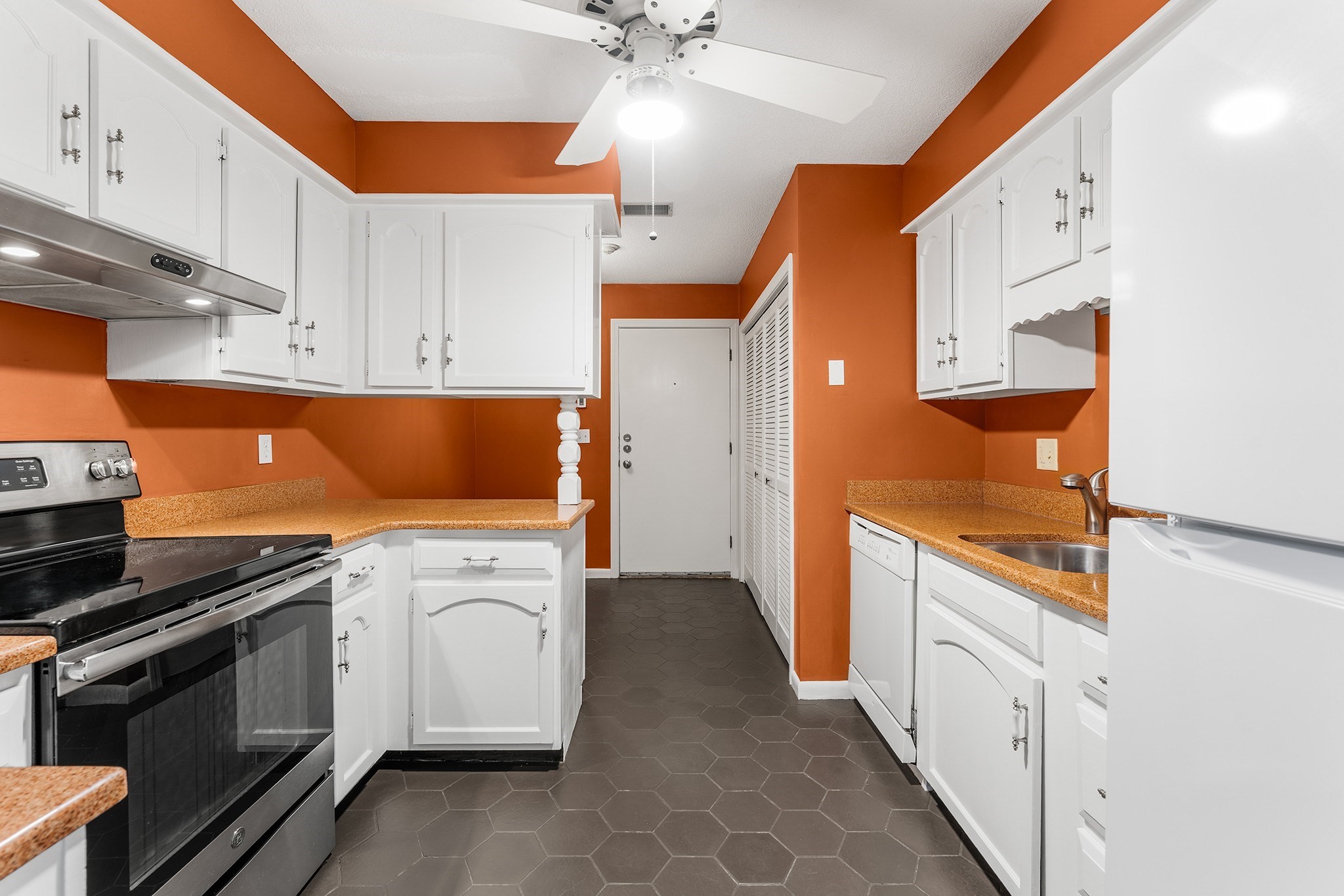 12 Royal Lake Dr Unit 8, Braintree, MA 02184 - Image 10