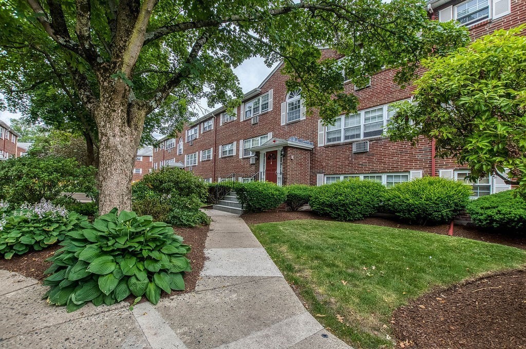 5 Cass St Unit 2, West Roxbury, Boston, MA 02132