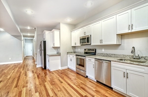 3 Neilon Park, Apt 3