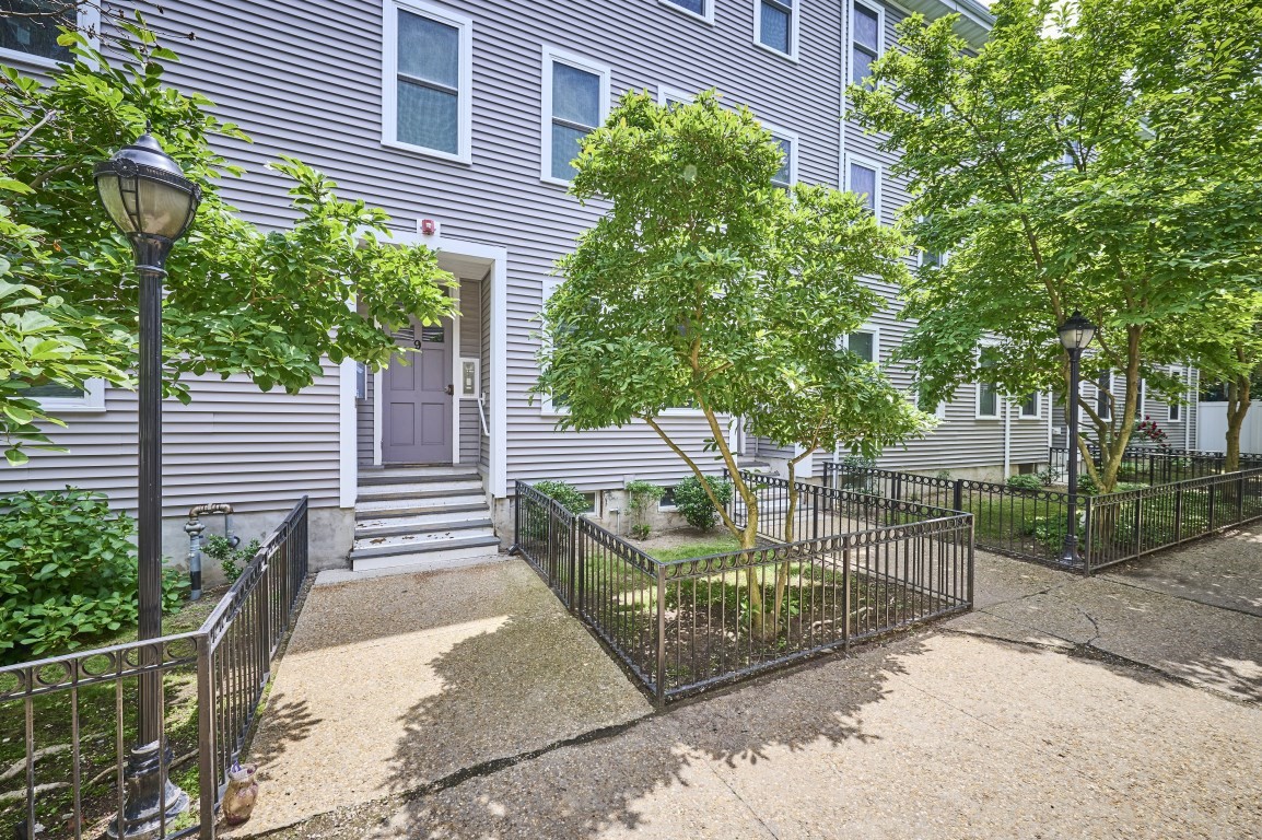 9 Mullins Ct. Unit D, Cambridge, MA 02141