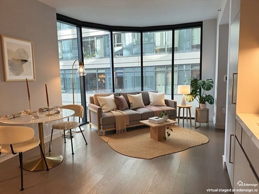 55 lagrange st, Apt 601